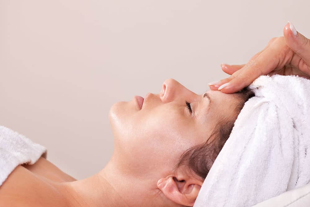 Facial Indian Head Massage Ayurvedic Pamper Facial Rejuvenate Cleanse Tone Moisturise Anti aging Wrinkles Hydration
